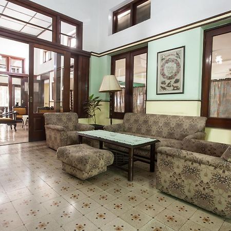 เรดดอร์ซ เนียร์ บาไล โกตา มาลัง Hotel มะลัง ภายนอก รูปภาพ