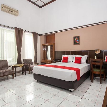 เรดดอร์ซ เนียร์ บาไล โกตา มาลัง Hotel มะลัง ภายนอก รูปภาพ