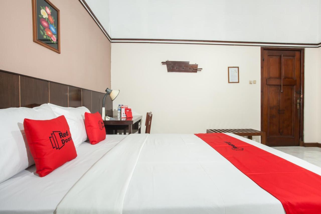 เรดดอร์ซ เนียร์ บาไล โกตา มาลัง Hotel มะลัง ภายนอก รูปภาพ