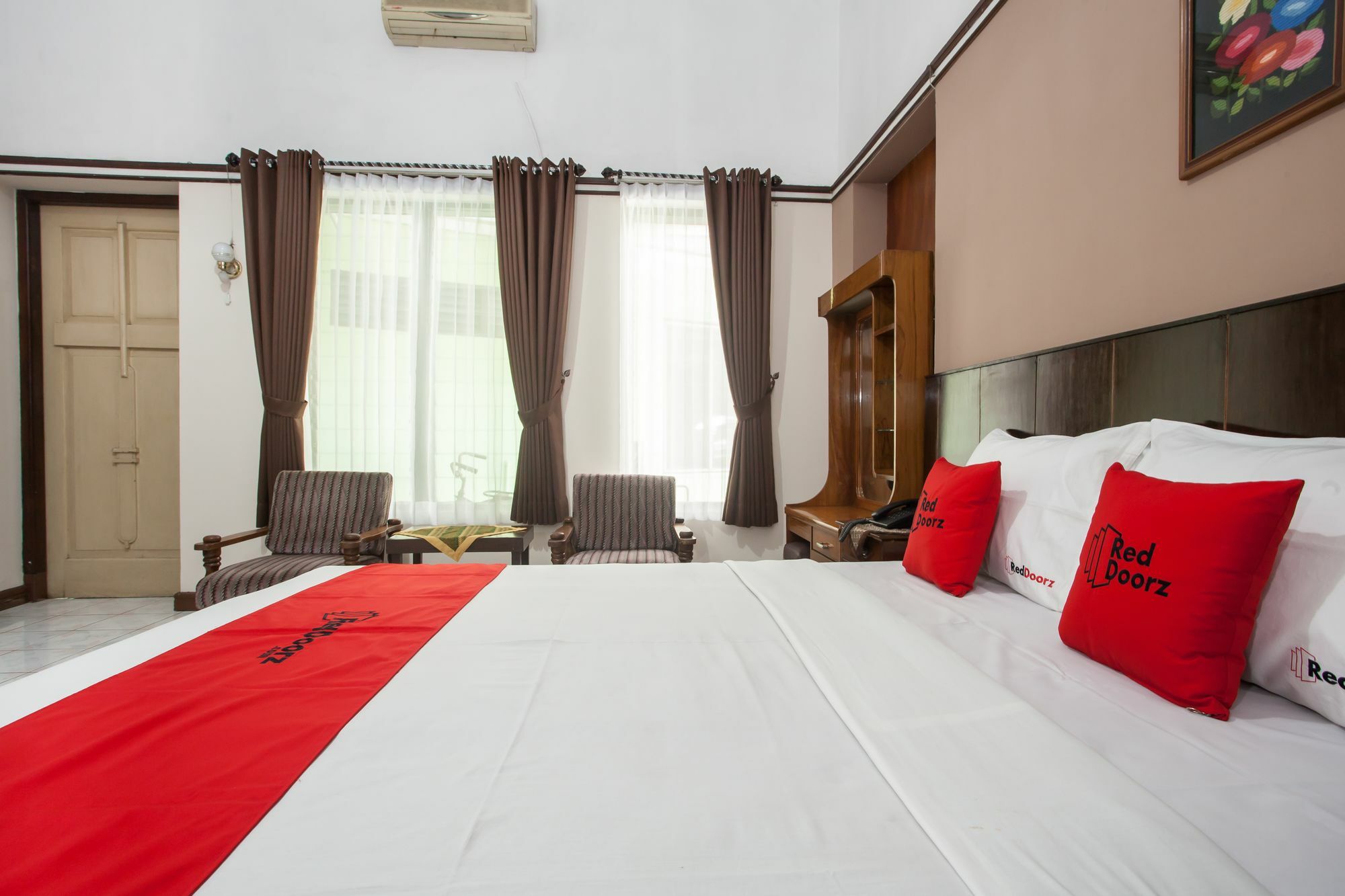 เรดดอร์ซ เนียร์ บาไล โกตา มาลัง Hotel มะลัง ภายนอก รูปภาพ